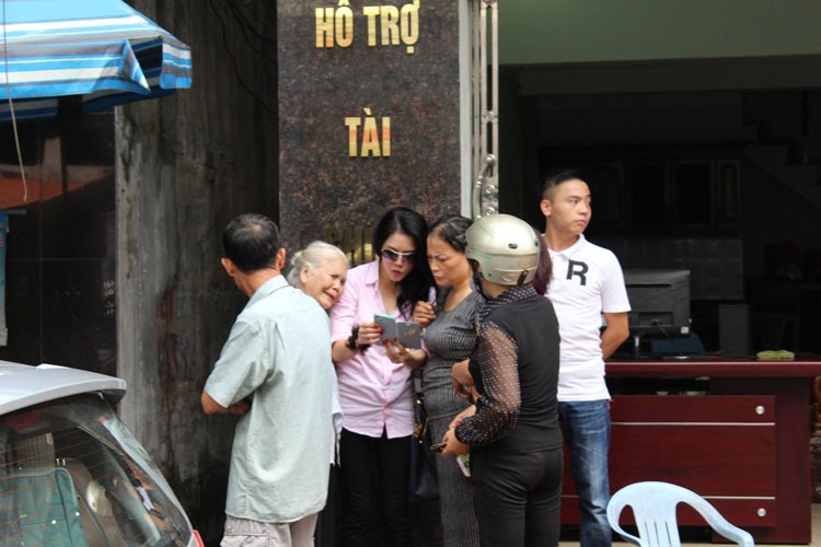 Ca si Thu Phuong gian di ve tham que Hai Phong-Hinh-5